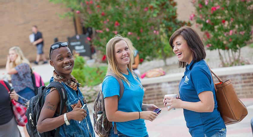 Students on the Vol State campus in Gallatin, TN.