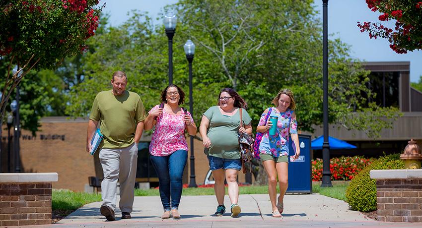 Students on the Vol State Gallatin campus.