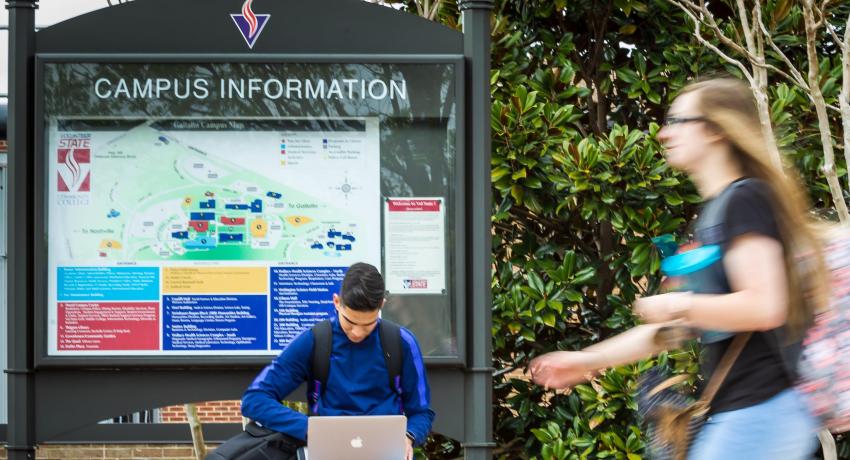Vol State students on the Gallatin campus.